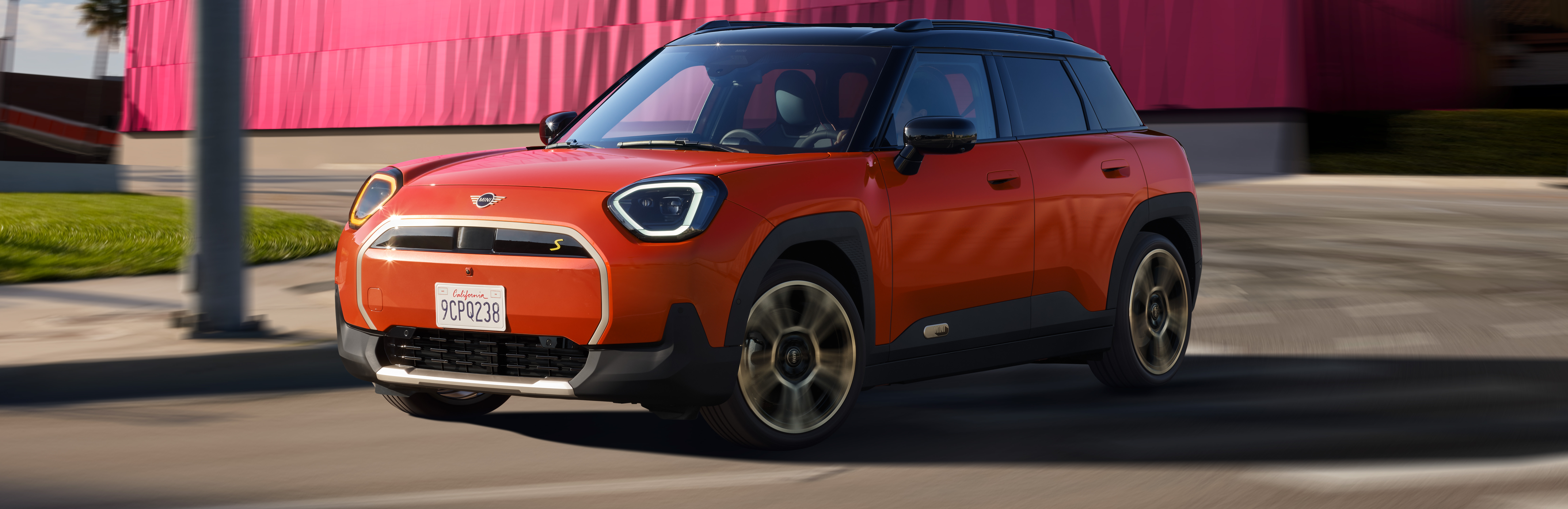 NOVÉ MINI ACEMAN. ESO V RUKÁVE.